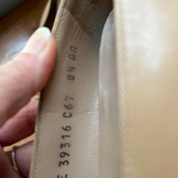ferragamo 8.5 AA 90s bessette mcm minimalist tan heels - Picture 4 of 4